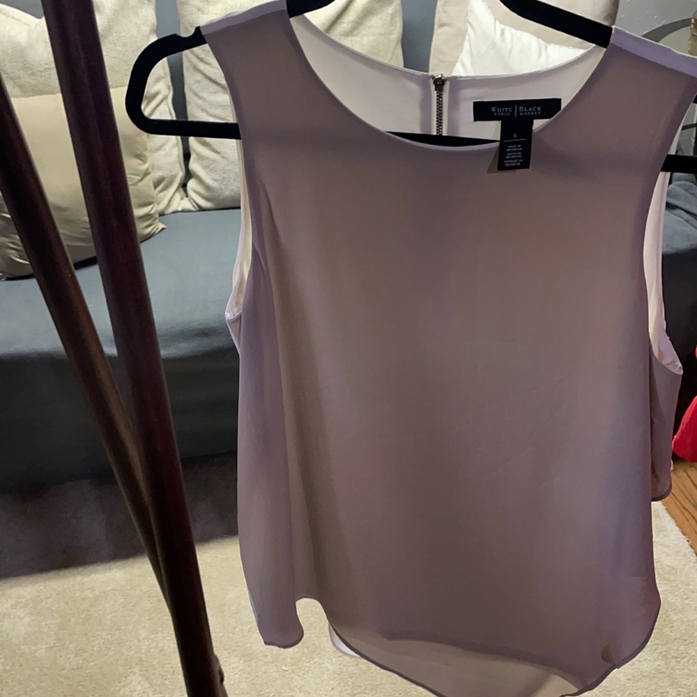 Cream sleeveless top sz small.